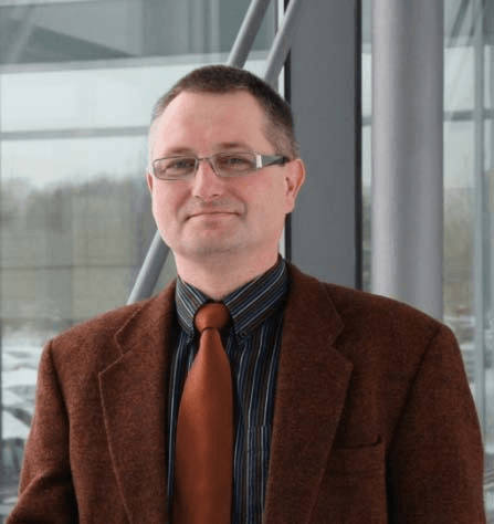 Dr. Thomas Päßler, managerul grupului de formare a mașinilor la IWU