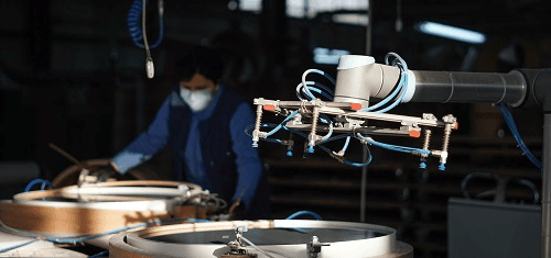 Industrii şi aplicaţii automatizate cu roboţi colaborativi în România