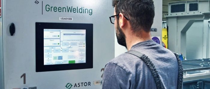 ASTOR_Wisniowski_poziționere_robotizate_pentru_sudare-Kawasaki-Robotics-5.jpg