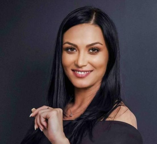 Andreea Sender.jpg