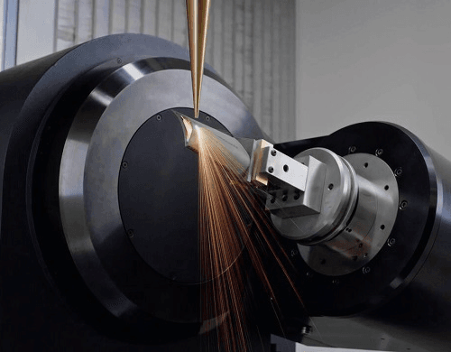 FOTO. În funcție de aplicație, LASERTEC 100/160 PowerDrill este disponibil cu lasere cu fibră de la 9 kW până la 23 kW, precum și o versiune de mașină PowerShape pentru prelucrarea găurilor profilate.