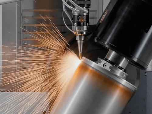 FOTO. În combinație cu noul sistem de control cu laser, LASERTEC 100/160 PowerDrill poate produce până la 500 de găuri pe secundă.