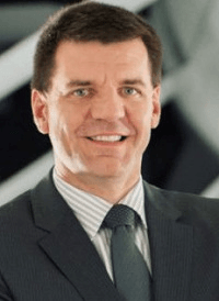 Dr. Jochen Schröder, șeful diviziei de afaceri E-Mobility,